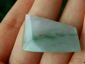 选翡翠边角料好不好呢怎么看,如何辨别品质与价值