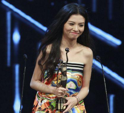 娱乐明星驿站,星光熠熠，揭秘明星幕后生活