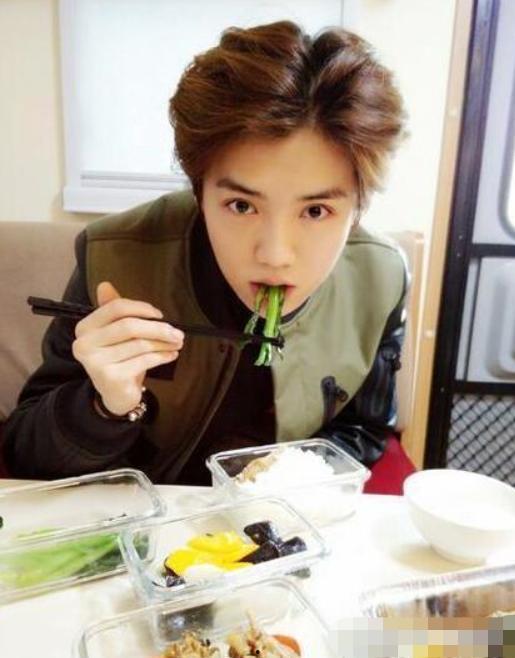 男明星每天饮食安排,健康塑形，活力满满